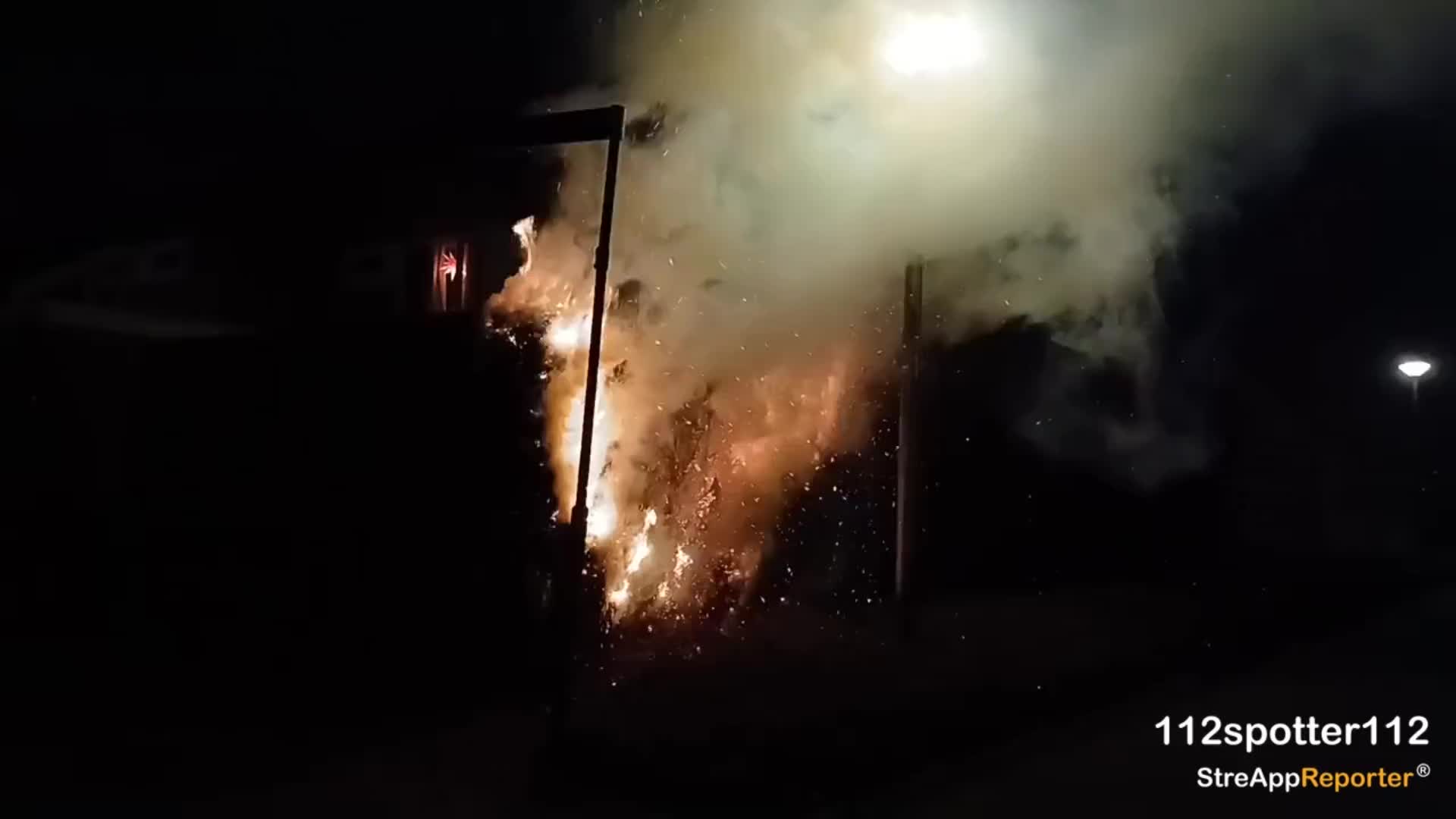 Buitenbrand berm/bosschages op de boek wietkamp Hoogland.  Vandaag om 20:36 kwam er een buitenbrand berm/bosschages op de boek wietkamp Hoogland. 