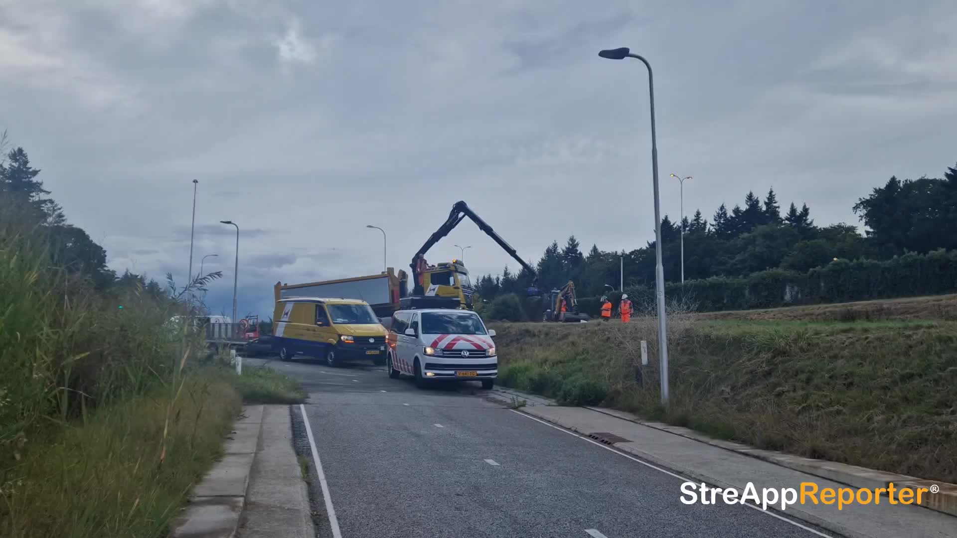 Vrachtwagen van de weg
