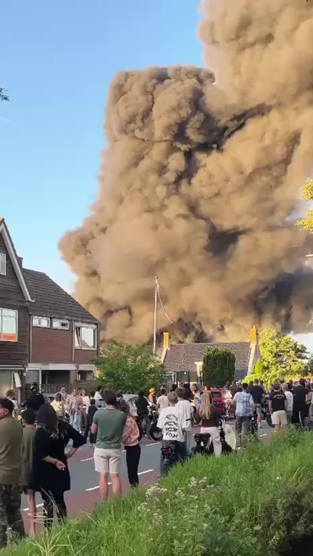 Zeer grote schuurbrand 