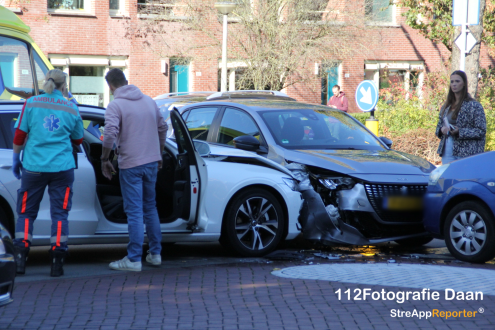 Aanrijding met twee voertuigen op de Bedumerweg