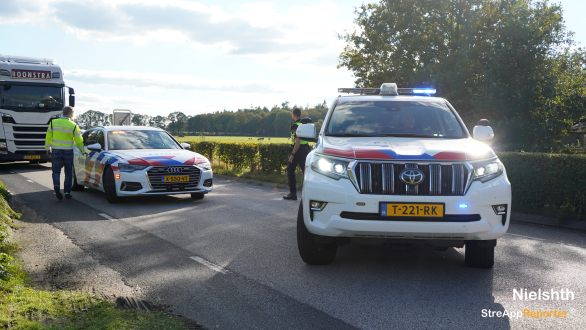 Brommerrijder en trekker botsen