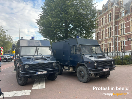 Voertuigen Rijkswacht in Amsterdam