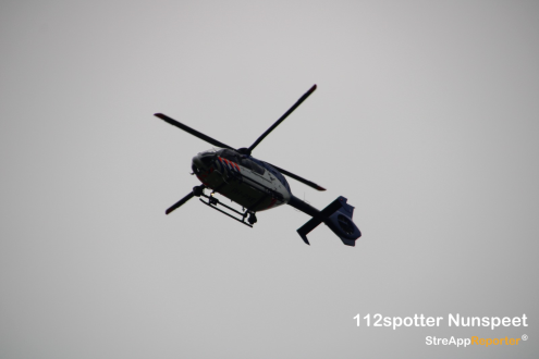 Politiehelikopter cirkelt boven Nunspeet.