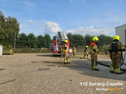 Brand in klein gebouw snel onder controle