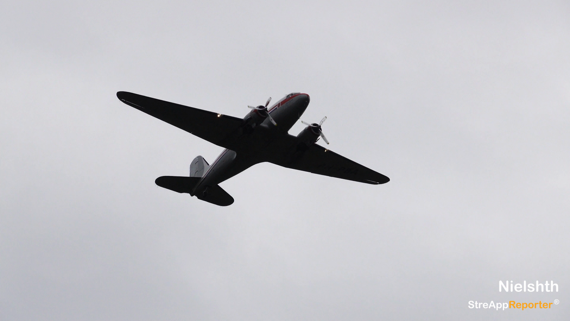 Laatste vluchten van Dakota DC-3 vanaf Groningen Airport Eelde
